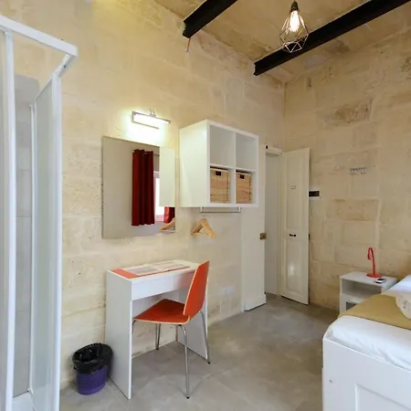 ゲストハウス Private With Bathroom In