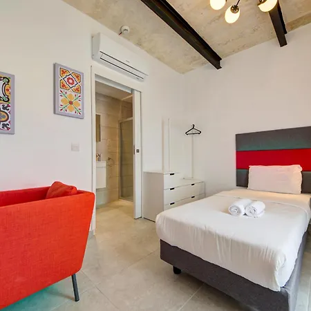 Private With Bathroom In Guest house *