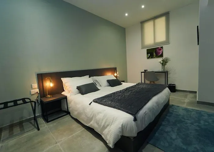 Private With Bathroom In 3* Valletta