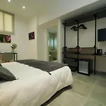Private With Bathroom In La Valletta