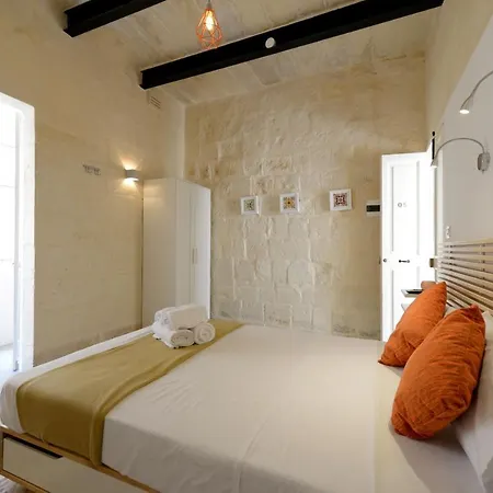 Private With Bathroom In Guest house