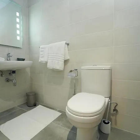 Private With Bathroom In 3* La Valeta