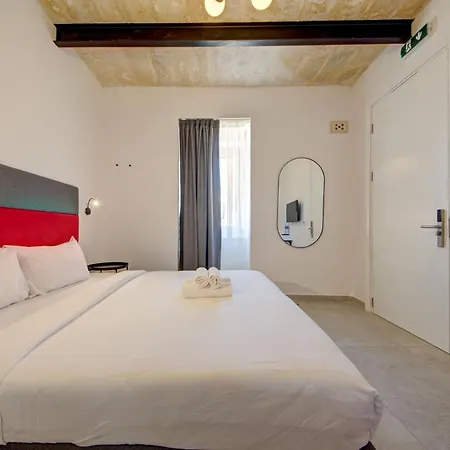 Private With Bathroom In 3* La Valeta