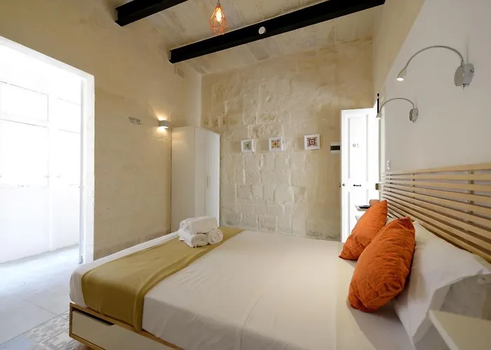 Private With Bathroom In Konukevi